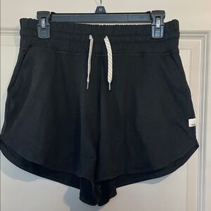 Womens Vuori black Halo Performance Short 2.0